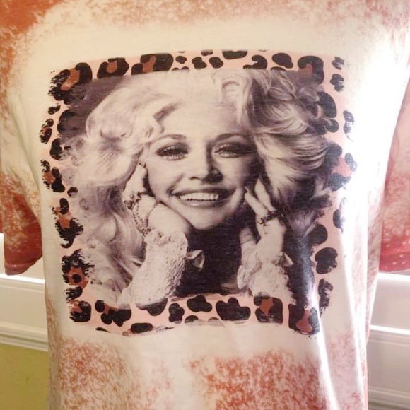 WHISKEY KISS Dolly Parton Handmade Graphic Tee - Picture 4 of 5